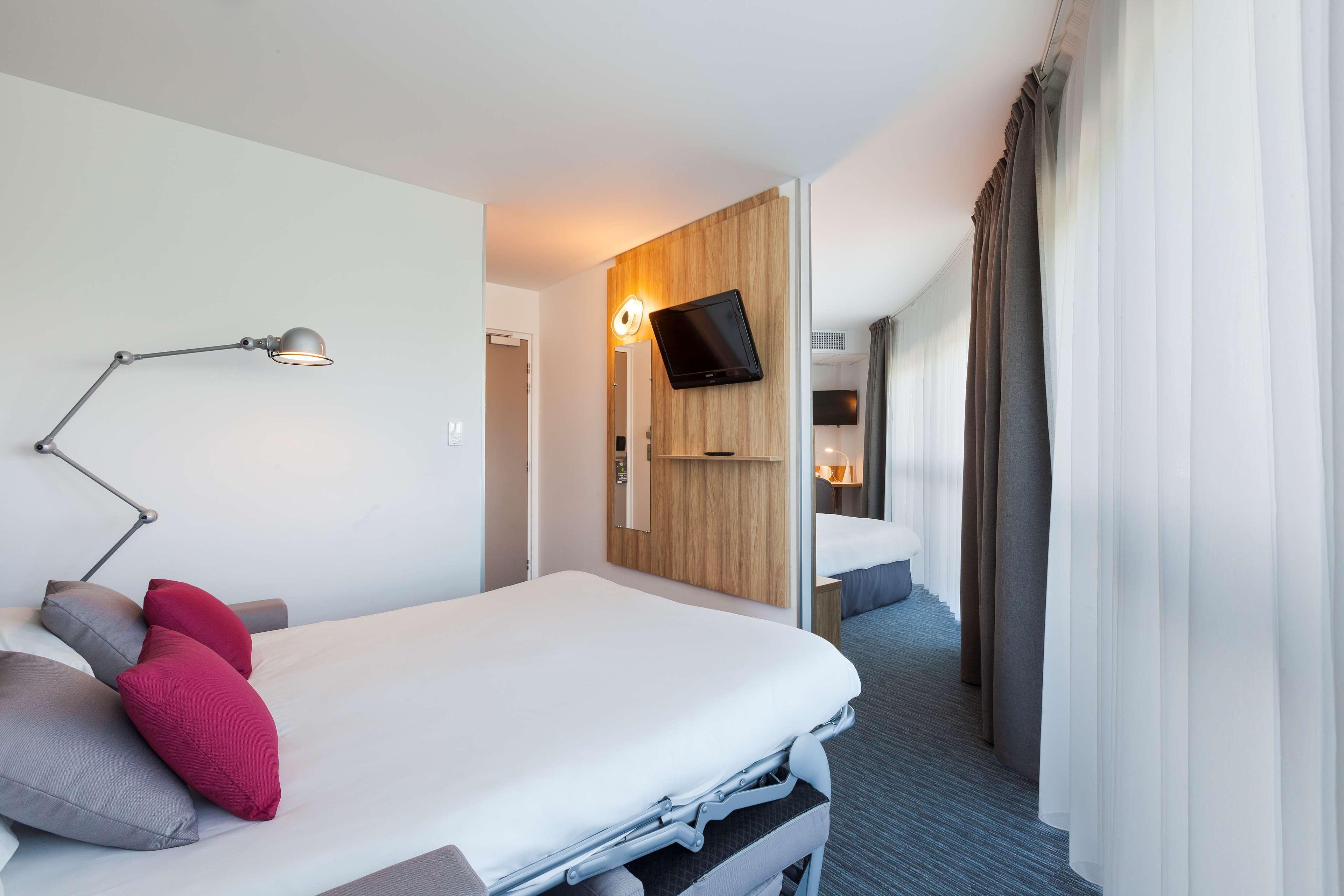 Hotel Campanile Metz Nord - Talange Esterno foto