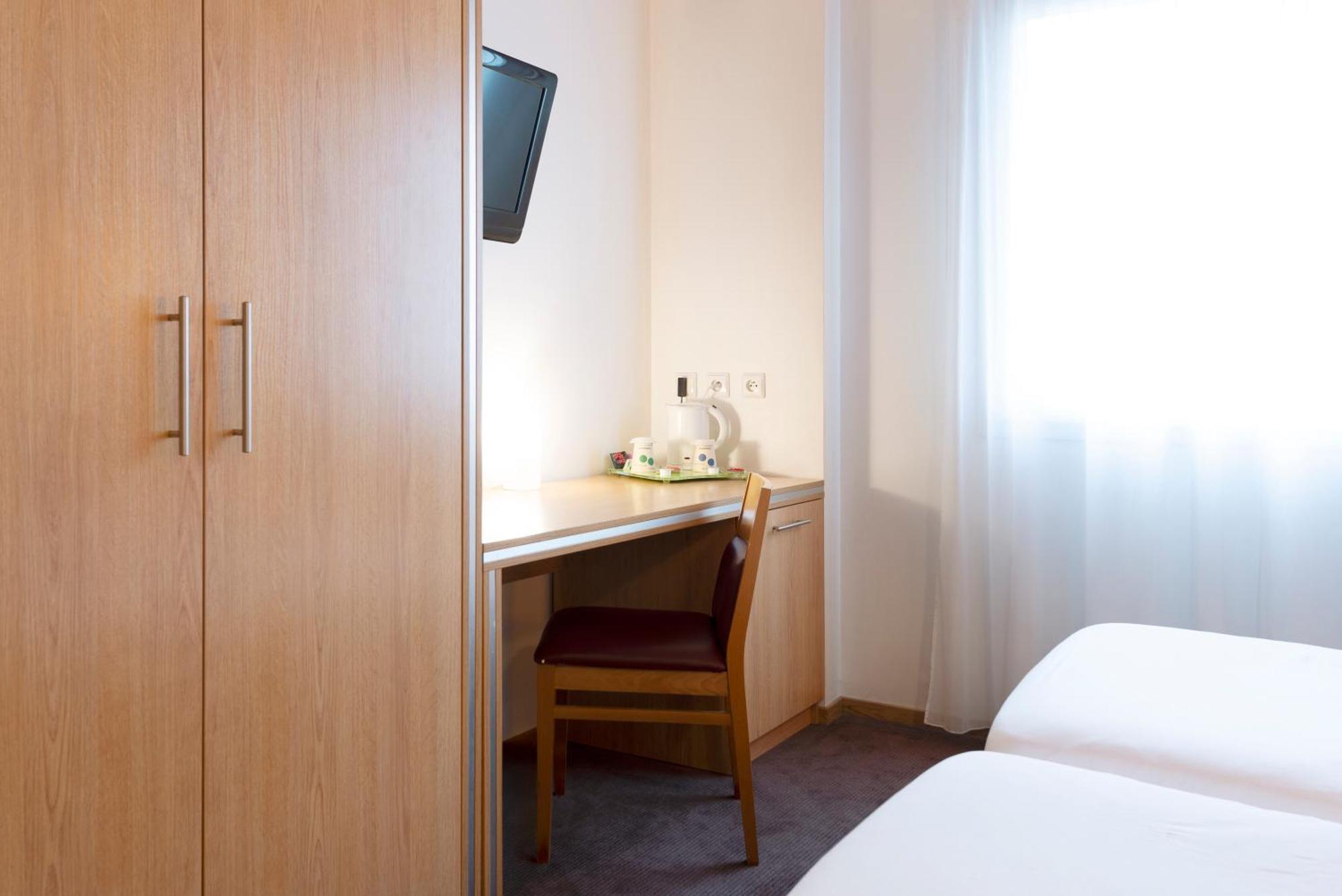 Hotel Campanile Metz Nord - Talange Esterno foto