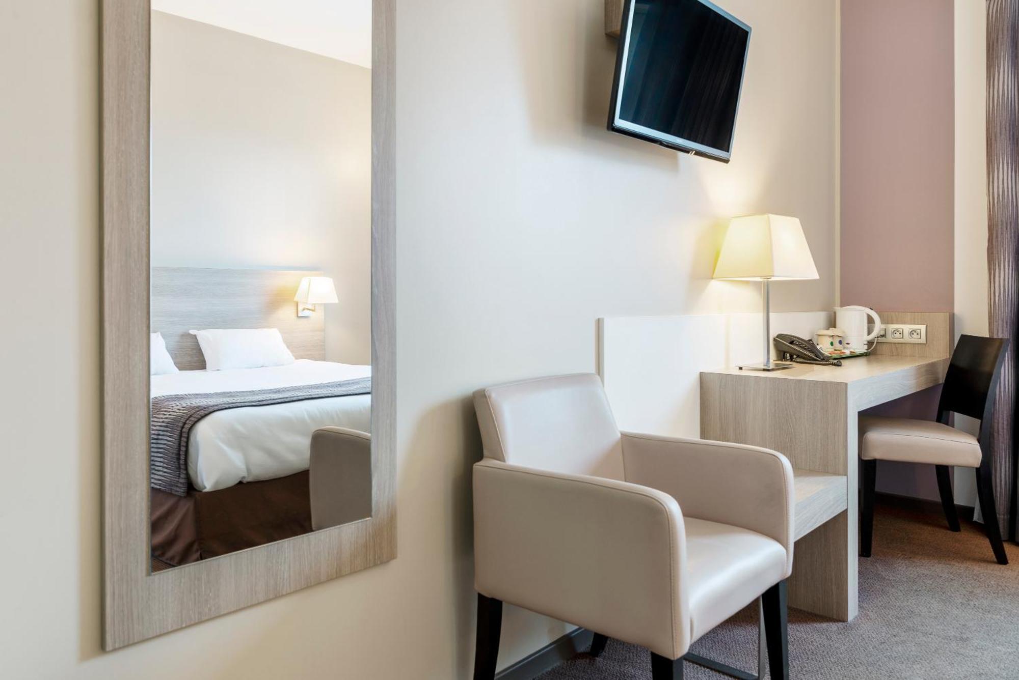 Hotel Campanile Metz Nord - Talange Esterno foto