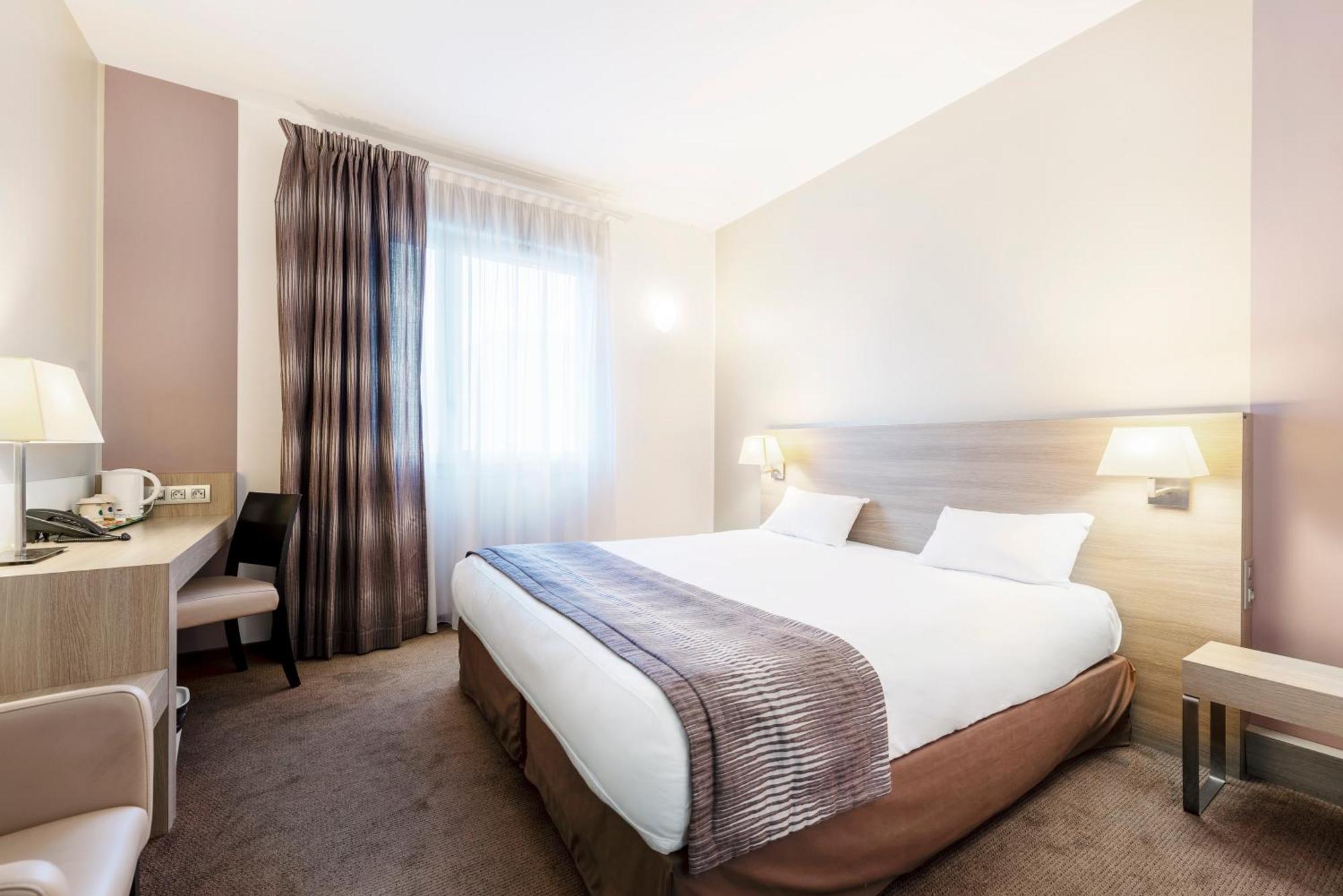 Hotel Campanile Metz Nord - Talange Esterno foto